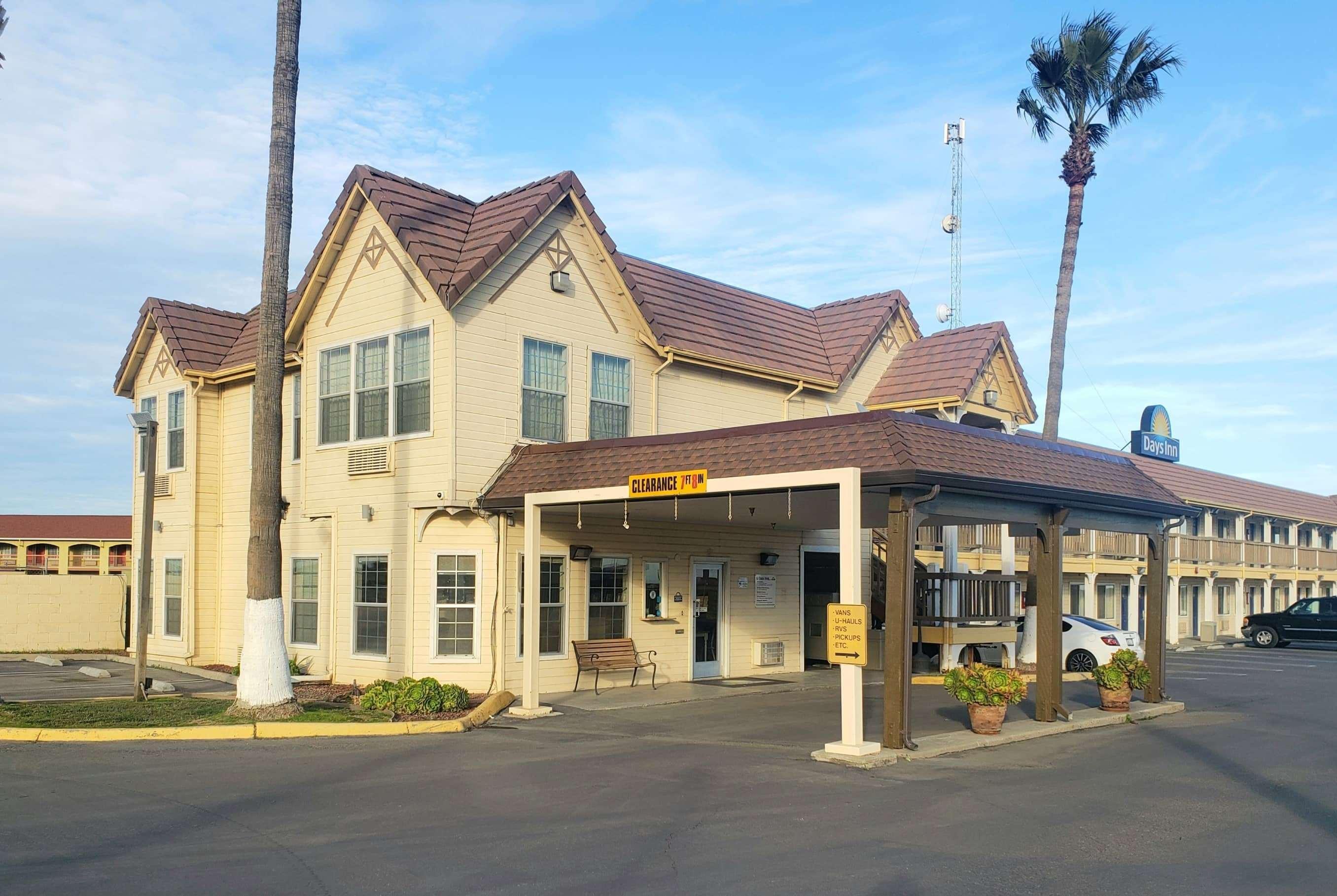 Days Inn By Wyndham Westley Exterior photo